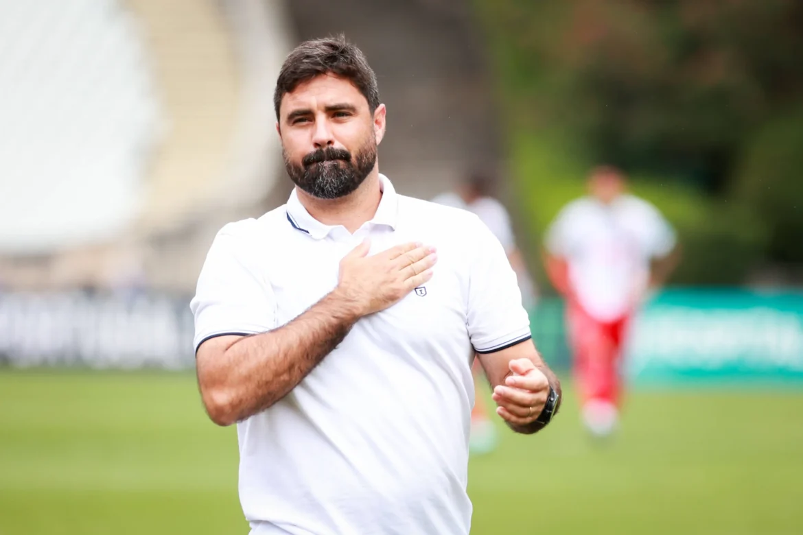 Ex-técnico do Liverpool desfruta de início de carreira ‘impressionante’