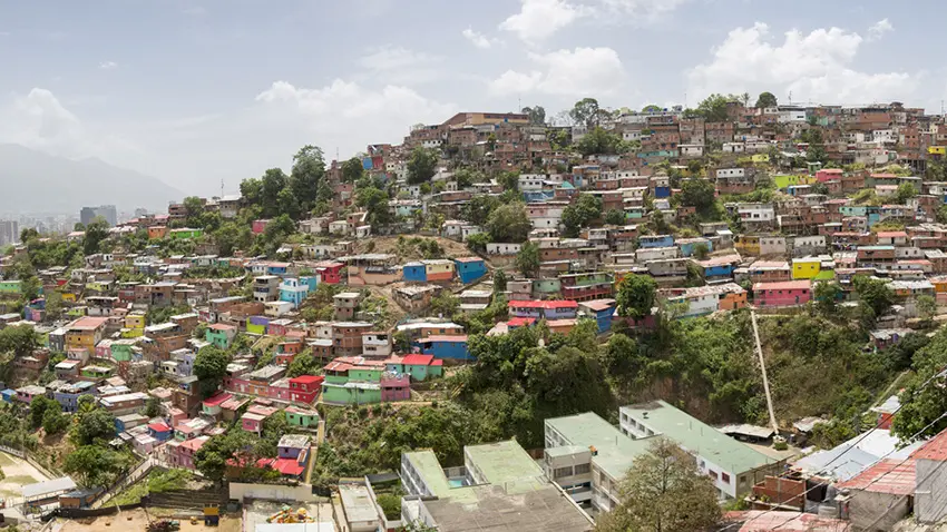 Grã-Bretanha e Venezuela: rejeitando medidas que prejudicam civis.