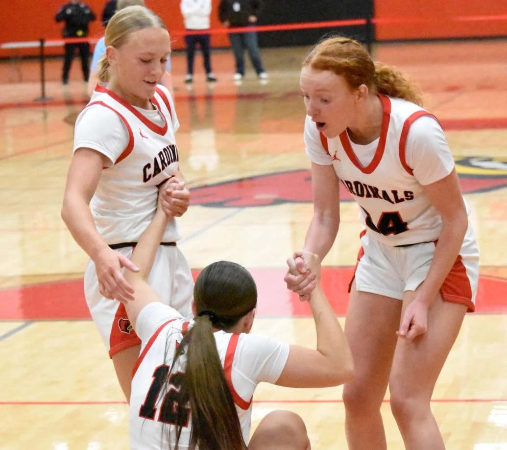 Cardinals vencem Wolves no basquete feminino pela primeira vez