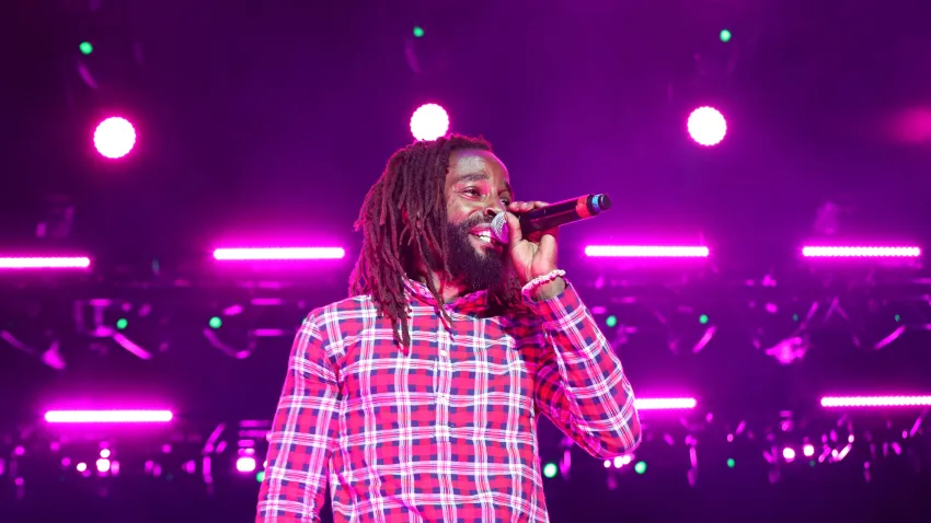 John Forté, colaborador dos Fugees e indicado ao Grammy, é encontrado morto em sua casa em Massachusetts.