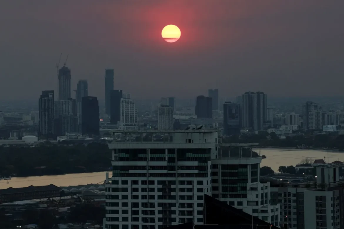 A política está minando o otimismo em relação a alguns dos tigres asiáticos emergentes.
