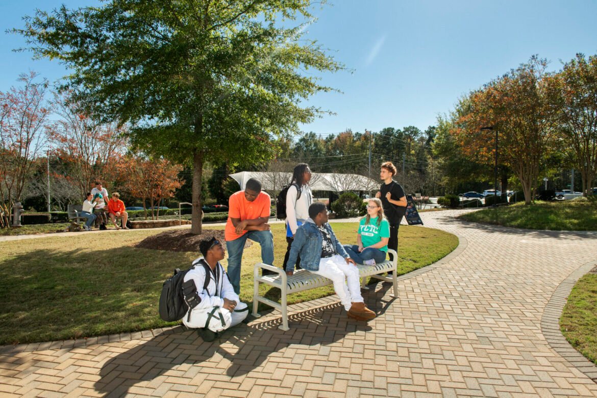 Faculdades técnicas da Carolina do Sul: um investimento inteligente para a economia do futuro.