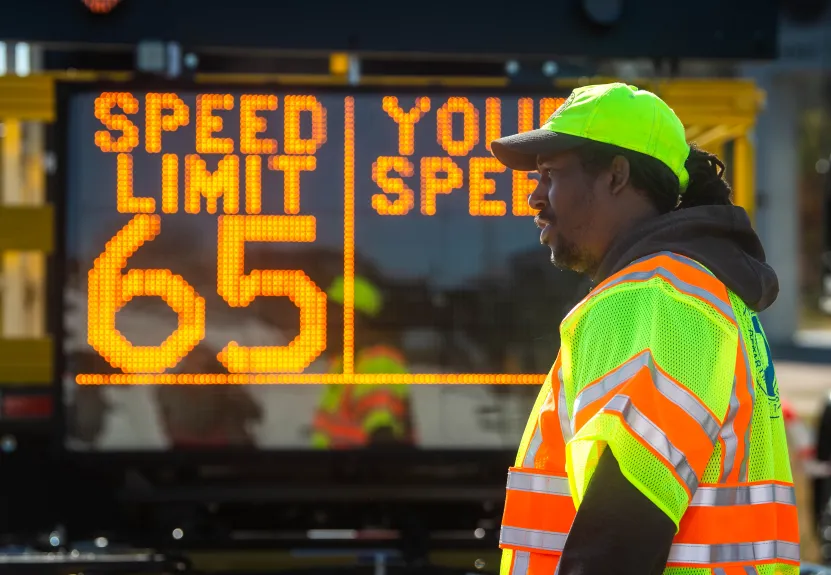 O Departamento de Transportes de Connecticut (CTDOT) quer novas leis para combater a direção distraída. “A lei realmente não acompanhou a evolução da tecnologia.”