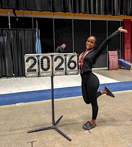 Hagelin conquista o 10º lugar na classificação geral do campeonato estadual de ginástica.