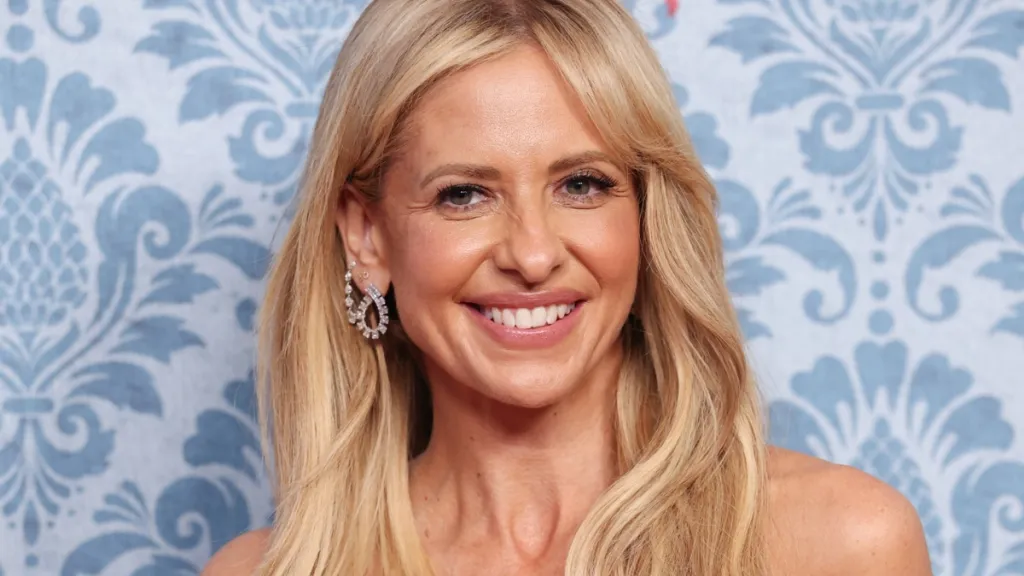 Sarah Michelle Gellar e grandes estrelas da Disney estrelam nova comédia de ação.