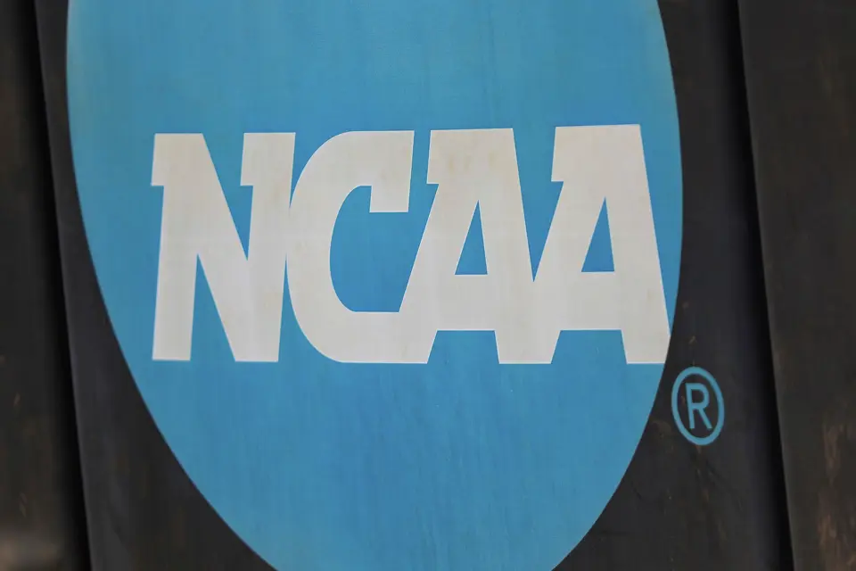 Longe das semifinais, um protesto no atletismo expõe os problemas da NCAA no combate às drogas em todos os esportes.