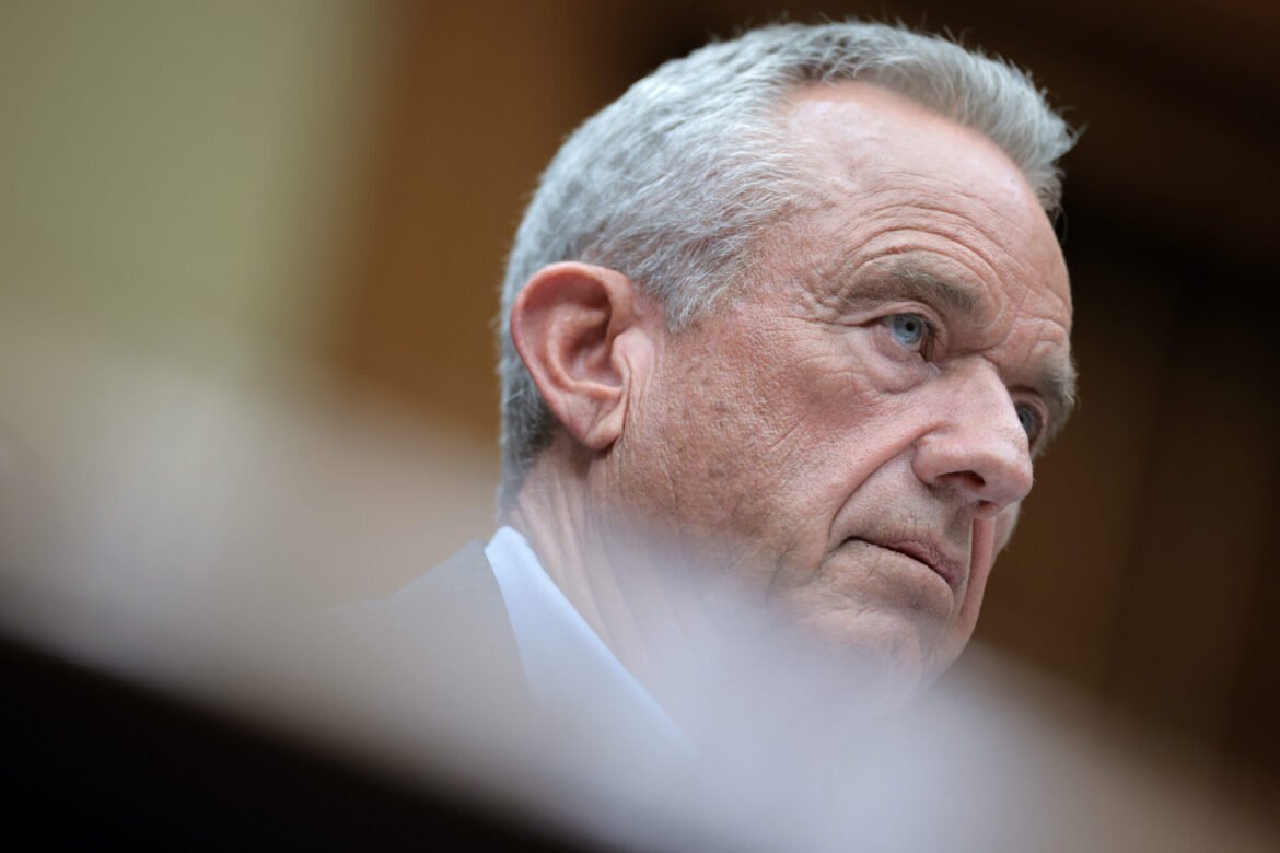 RFK Jr. recorre da decisão que eliminou seu painel consultivo de vacinas