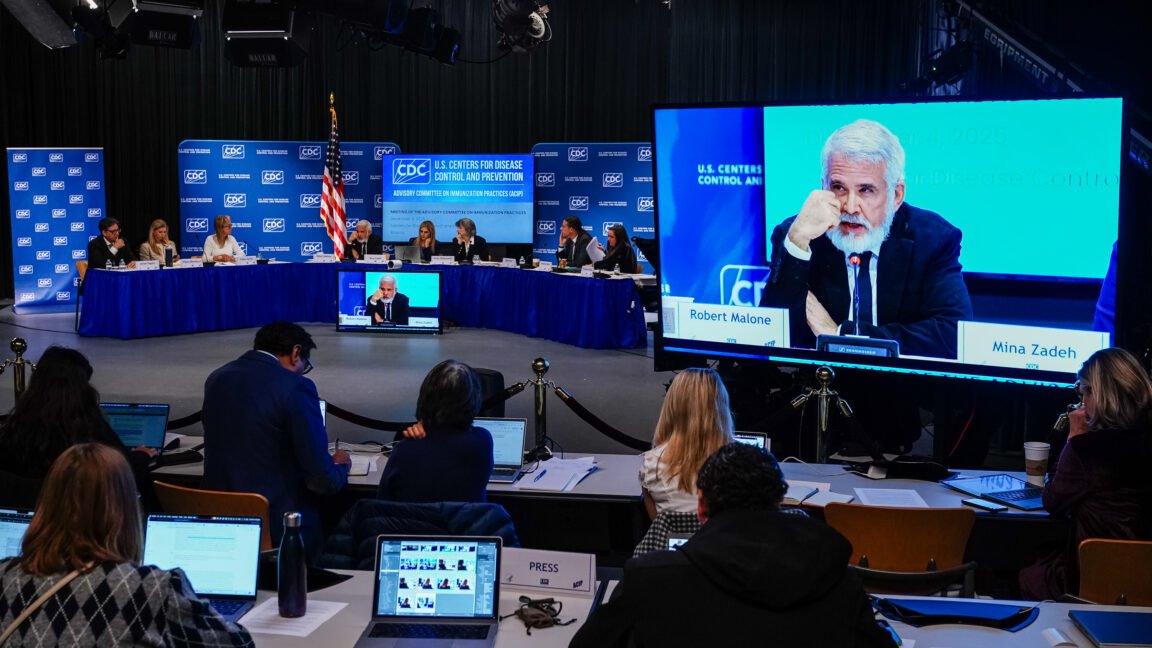 Após perda judicial, RFK Jr. concede a si mesmo mais poder sobre o painel de vacinas do CDC