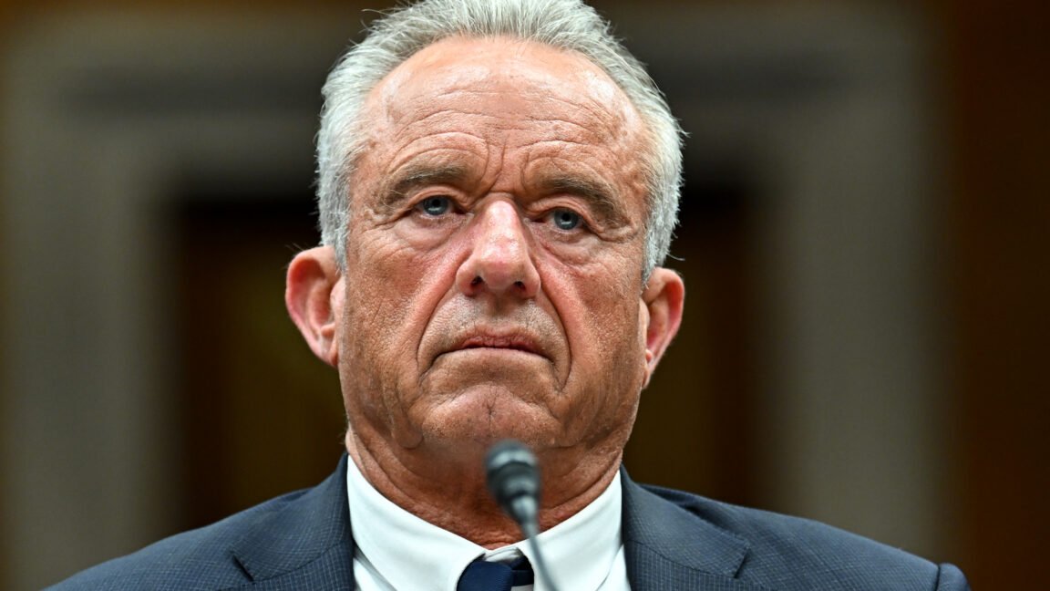 RFK Jr. não apoiará o diretor do CDC em vacinas, pois a agência descarta dados positivos