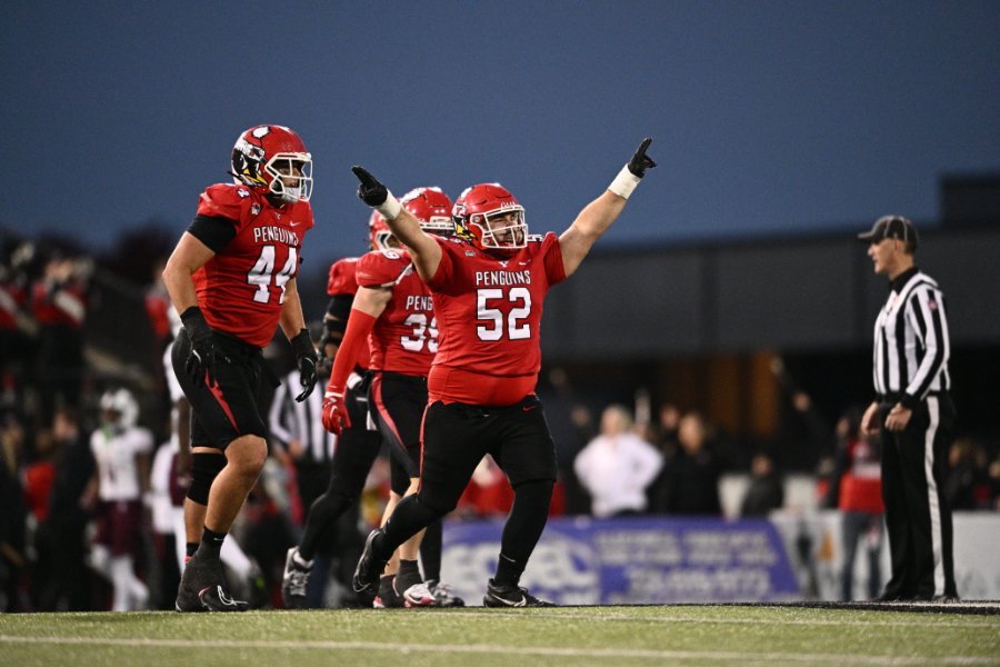 Strollo, diretor atlético da YSU, discute o realinhamento da conferência e as instalações.