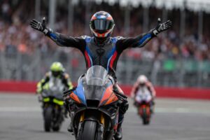 Raúl Fernández vence o GP da Grã-Bretanha de MotoGP 2026 e encerra fim de semana histórico em Silverstone