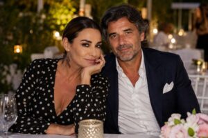 Vicky Martín Berrocal surge com novo amor aos 53 anos e volta a ser destaque na imprensa europeia